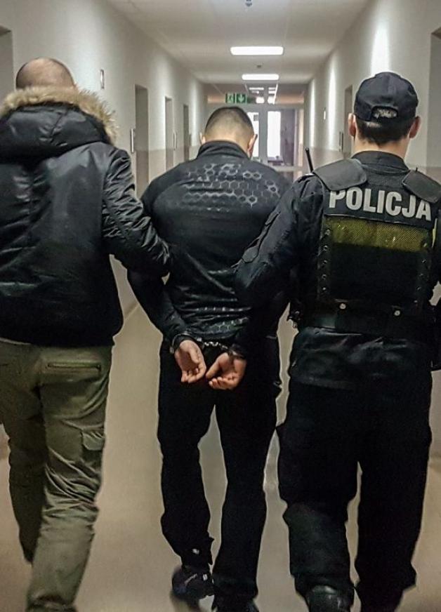 Zielona Góra: Zuchwała kradzież 350 tys. zł. Dzięki policjantom właściciel kantoru szybko odzyskał pieniądze