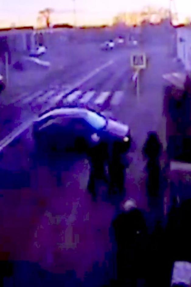 [VIDEO] Kompletnie pijany wjechał na chodnik i potrącił 4 osoby. Zobacz film