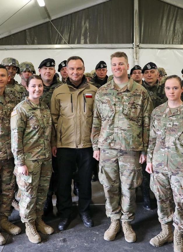 [VIDEO] Chcę naszym żołnierzom i Waszym towarzyszom broni, żołnierzom Stanów Zjednoczonych z całego serca podziękować za służbę dla Waszych ojczyzn, ale także dla światowego bezpieczeństwa 