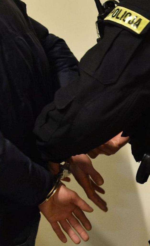 Kucharz był poszukiwany. W pizzerii rozpoznała go policjantka