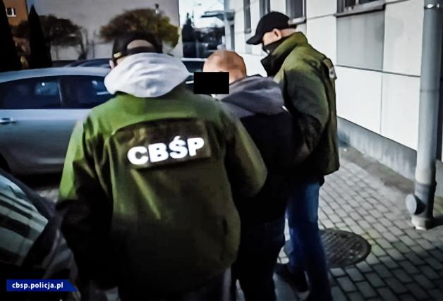 [VIDEO] CBŚP przejęło narkotyki i broń