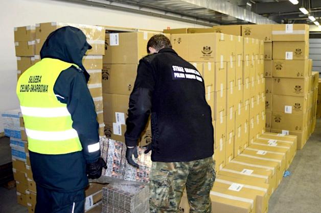 [VIDEO] Rekordowy przemyt papierosów udaremniony na polsko-białoruskim przejściu granicznym w Kuźnicy