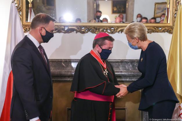 [VIDEO] Prezydent odznaczył arcybiskupa Jana Romeo Pawłowskiego