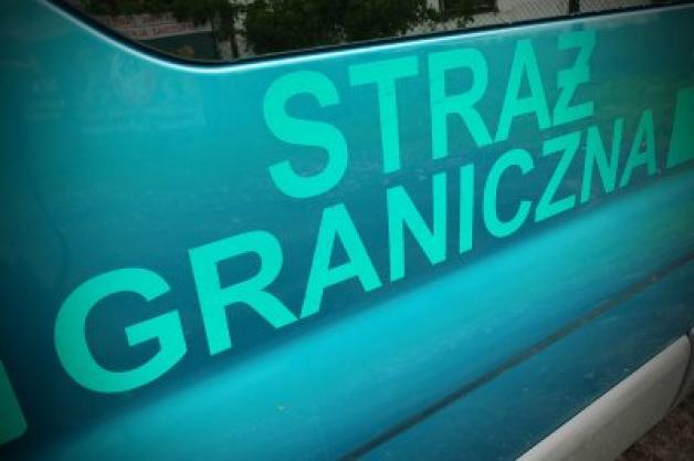 [VIDEO] Dwie osoby utknęły na bagnach. Odnaleziono małżeństwo obywateli Iraku, w wieku 25 i 37 lat.