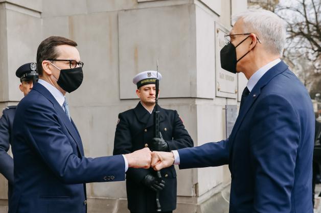 [VIDEO] Szef polskiego rządu po spotkaniu z premierem Łotwy: mamy zbieżne stanowiska w wielu kluczowych obszarach. Tematem spotkania była polityka wschodnia i bezpieczeństwo regionalne, sytuacja na Ukrainie i Białorusi