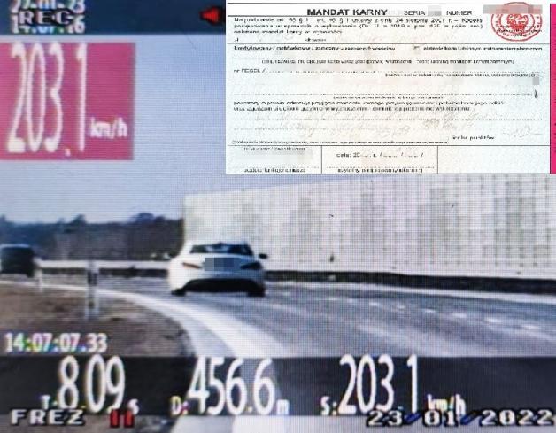 [VIDEO] Z rodziną i psami jechał z prędkością ponad 200 kilometrów na godzinę