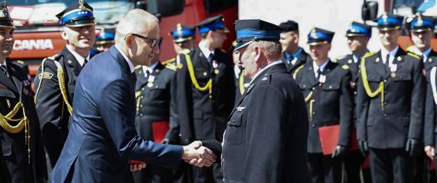 Obchody Dnia Strażaka na Warmii i Mazurach z udziałem wiceministra Błażeja Pobożego