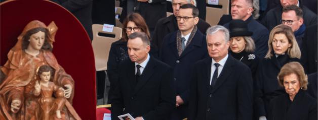 [VIDEO] Prezydent i Premier na uroczystościach pogrzebowych Benedykta XVI