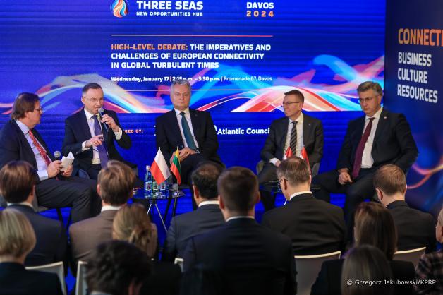 [VIDEO] Przebywający na Światowym Forum Ekonomicznym w Davos Prezydent RP Andrzej Duda odbył liczne spotkania dwustronne z liderami światowej gospodarki i polityki