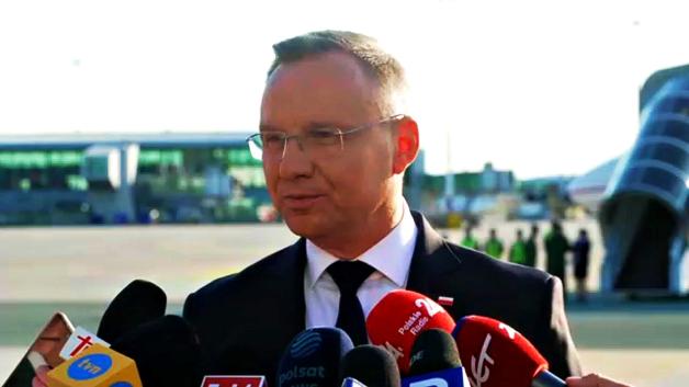[VIDEO] O najważniejszych celach na szczycie NATO i wzmacnianiu zdolności obronnych i bezpieczeństwa    naszej części Europy mówił prezydent Andrzej Duda przed szczytem NATO