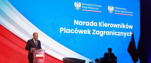 O odpartyjnieniu i powrocie do profesjonalizacji służby zagranicznej mówił Premier Donald Tusk na spotkaniu  z szefami misji dyplomatycznymi i stałymi przedstawicielstwami RP